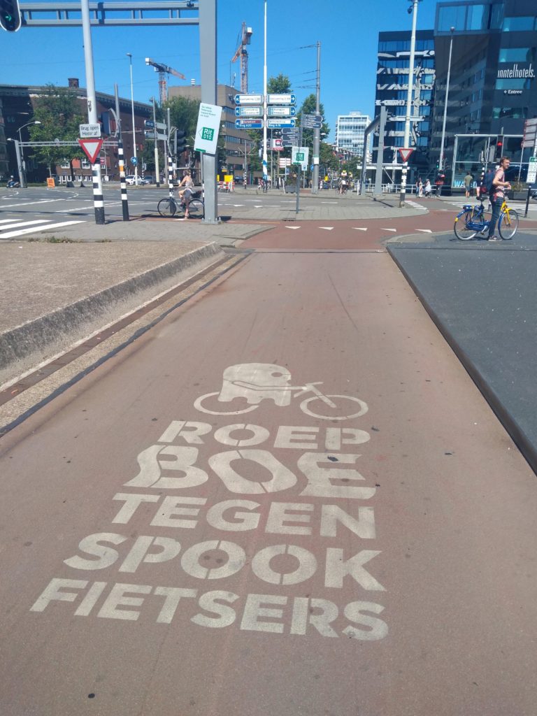 In the Netherlands, even cycling in big cities feels easy and safe. Here a bicycle lane in Rotterdam. 