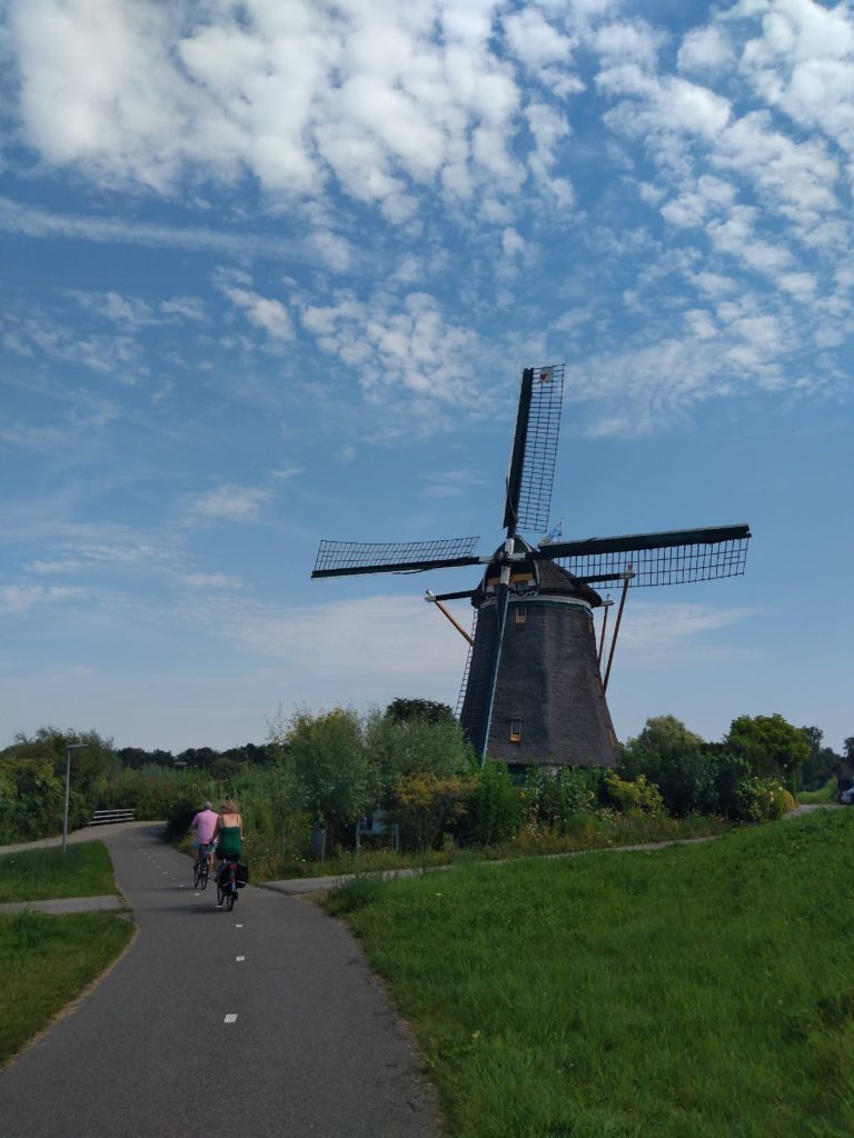 beginners cycling holidays in europe - netherland has the safest bicycle lanes